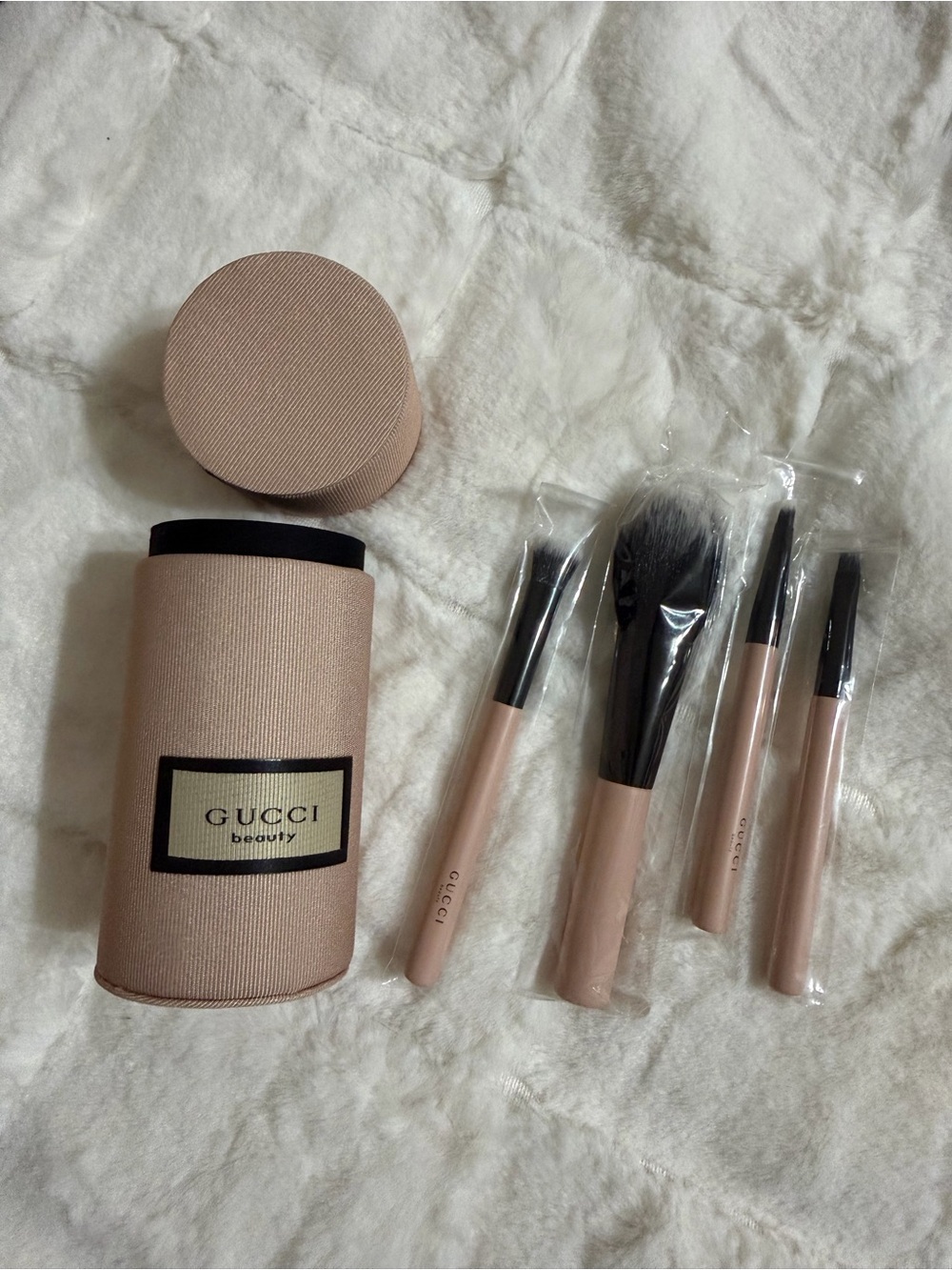 Gucci Pink-Beige Travel Makeup Brush Set with Case - Picture 5 of 5